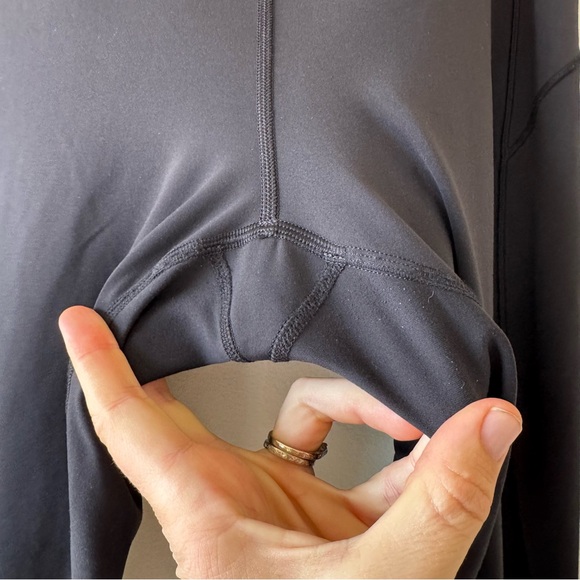 Lululemon in movement tights 25” black - Picture 4 of 7